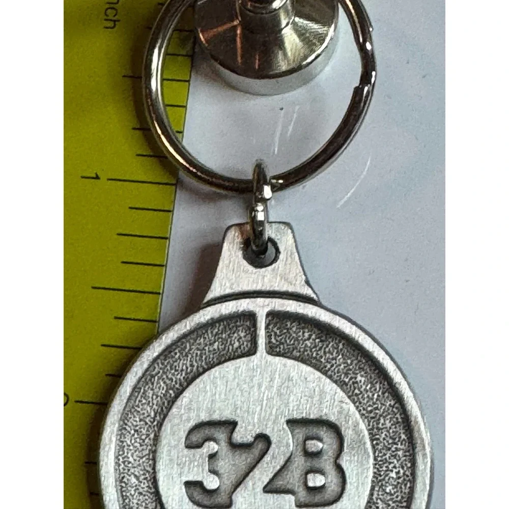 Vintage Solid Pewter‎ 32B Medallion Keychain Silver Tone Textured Round Key Ring